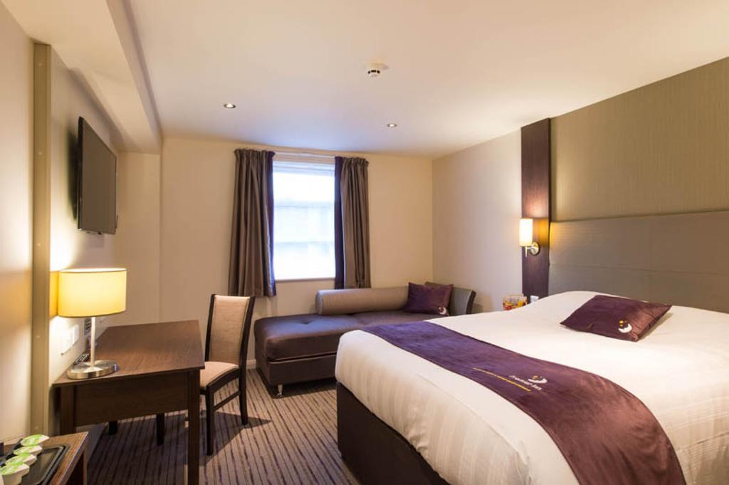 Premier Inn London Elstree / Borehamwood Hotel Buitenkant foto