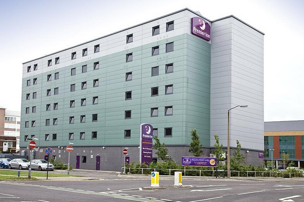 Premier Inn London Elstree / Borehamwood Hotel Buitenkant foto